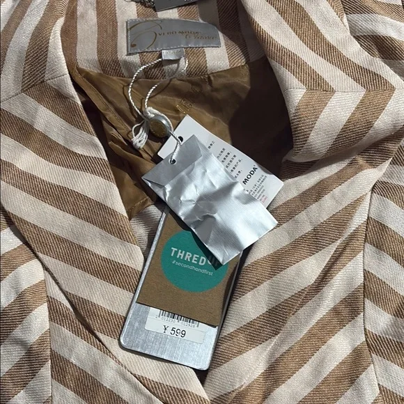 Cream and Tan Chevron Crop Blazer with Tailored Fit - Picture 5 of 7